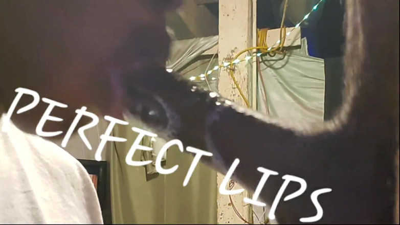 MS Perfect Lips: 完璧な唇に彼は硬い玉を射精させた!彼女が乱暴に彼のチンコを深く厮り込む