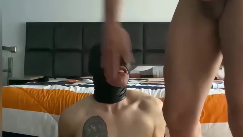 Danmel X: Ne zaman tutuşumu sıkıştırsam, o anın derinliklerine batıyor, baskıyı arzulıyor