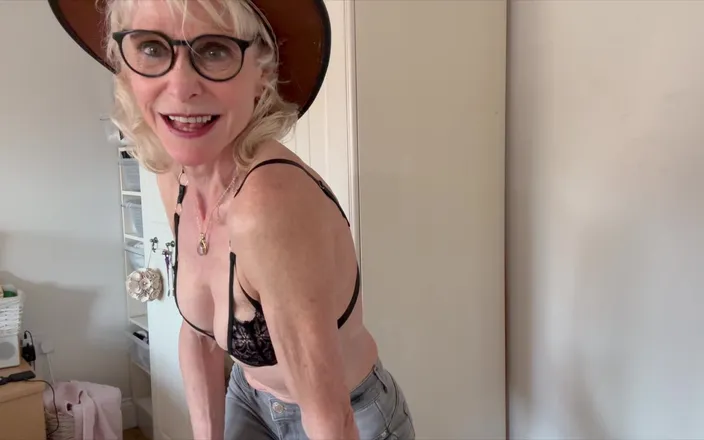 Deeliteful Jacy: Cowgirls Jen se chtějí bavit!