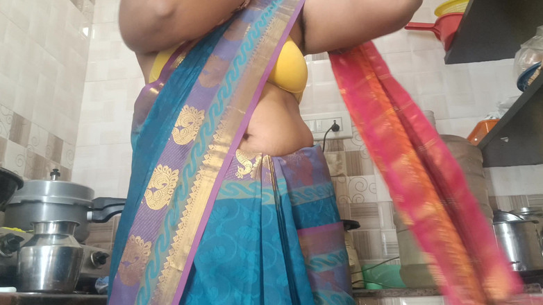 Apple baby: Romansa ibu rumah tangga dengan pattu saree