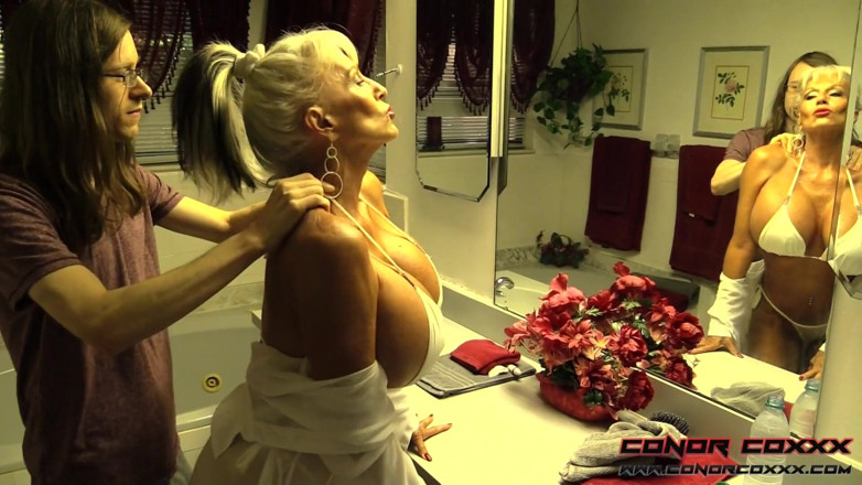 Horny Household: La nonna sally si unisce al divertimento in famiglia
