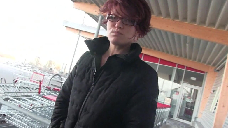 Popp Sylvie: Éjaculation au supermarché