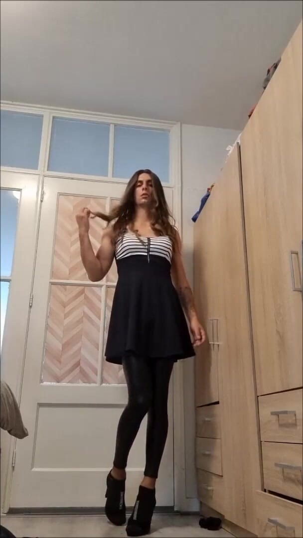 Sissy husband solo: Sissyhusband lagi pose solo dan dildo 5
