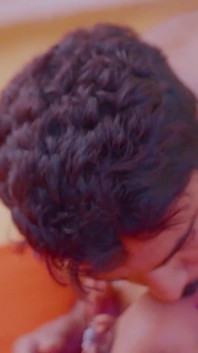 Indische desi-krankenschwester begann zu ficken, während sie seinen penis überprüfte