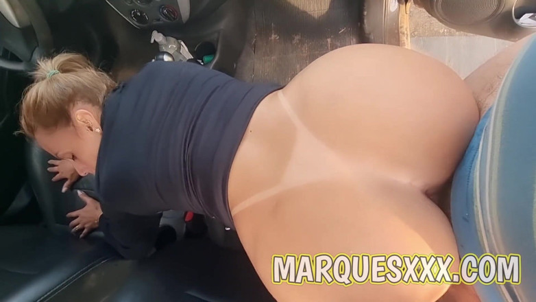 marquesxxx1: Elle a demandé à baiser dans la voiture et a pris 2 éjaculations...
