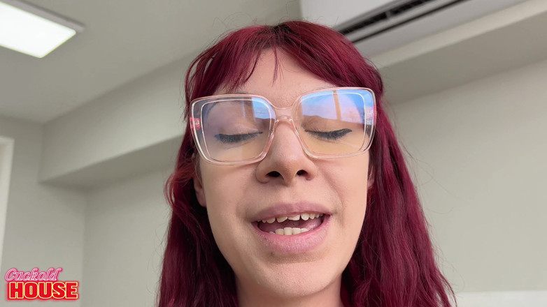 CuckoldHouse: 这个的已婚女人只有18岁，她的丈夫是一个自我承认的戴绿帽子