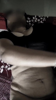 Big Breasted Desi Aunty in Black Blouse Pussy Fingered & Sucking Cock