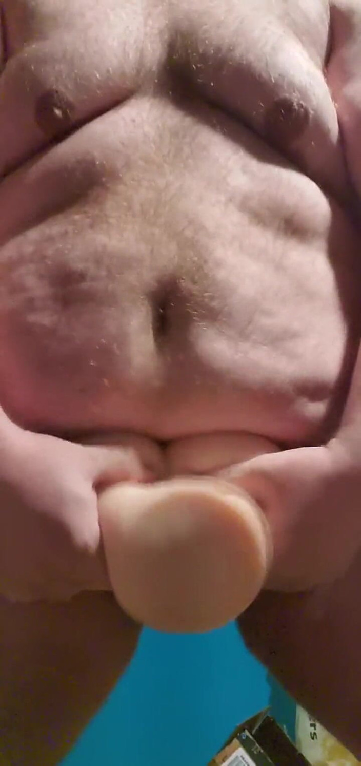 Danzilla White: Fiind obraznică și jucându-mă cu jucăria mea până când ejaculez