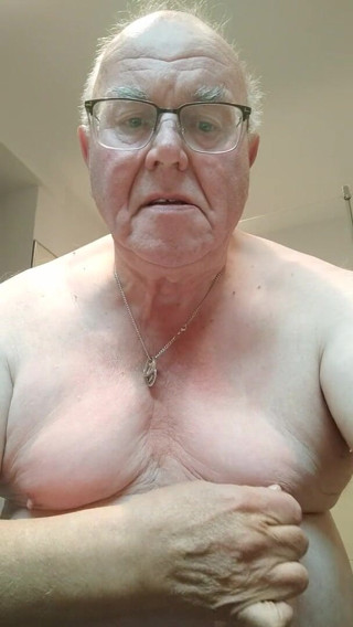 Karlchengeil: Agonizing beating on titd