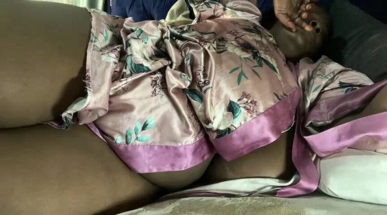 Legendary Booty Overdose: BBW MILF Ready for Bed