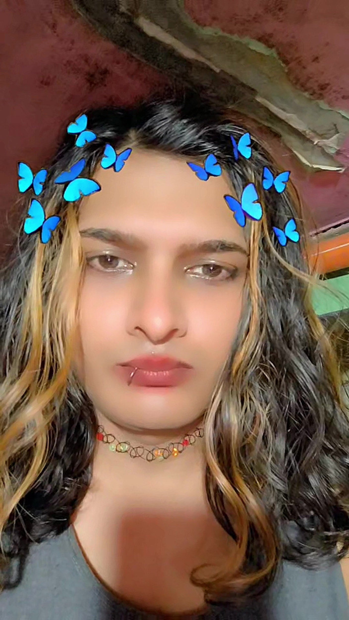 Zoyasazadai: Zoya Shezadi, Která Jde Do Mého Tajného Malého Pokoje Ještě...