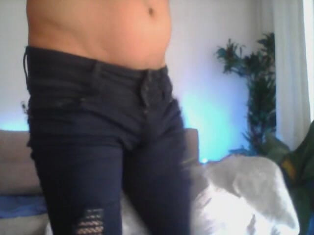 Boy7oy: Ketika aku digunakan oleh majikanku saat dia menari dan menulis...