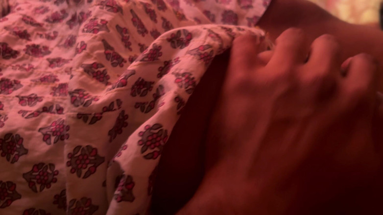 Kamasutragirl: 当没有人在家时，我操了我的继母