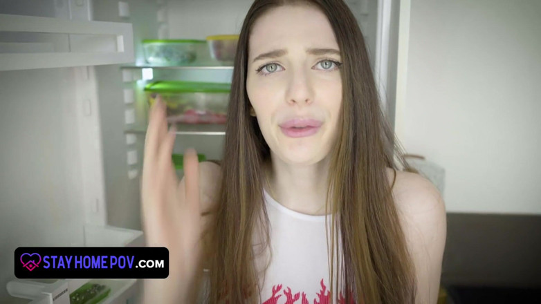 Team Skeet: Gorgeous teen Reislin does the one wing challenge and then...