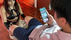私は義理の妹が警官の格好をして、彼女が私を噴出させるまでファックします