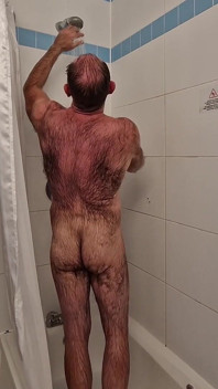 Hairy Muscle Stepdaddy Takes a Shower