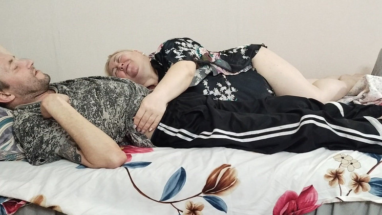 Zona901: 岳母吹箫并吞精