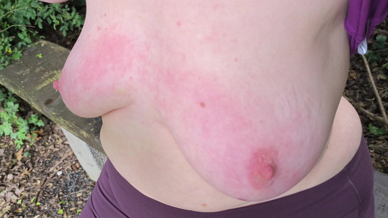 Bouncy Tits Action: Twarde w pobliżu stawu