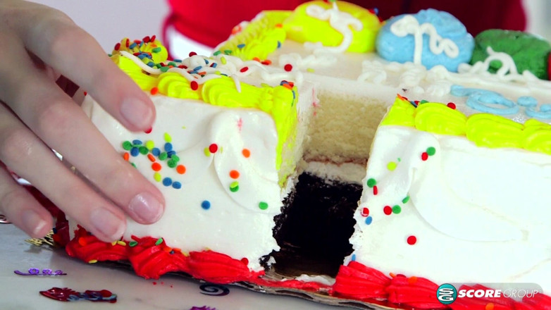 18eighteen: Blaire Ivory con leche de cumpleaños