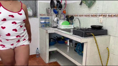 Miaandaxel: 在我丈夫不在家的时候，水管工让我饱了