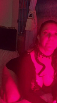 Mistress Jewel जानना चाहती है