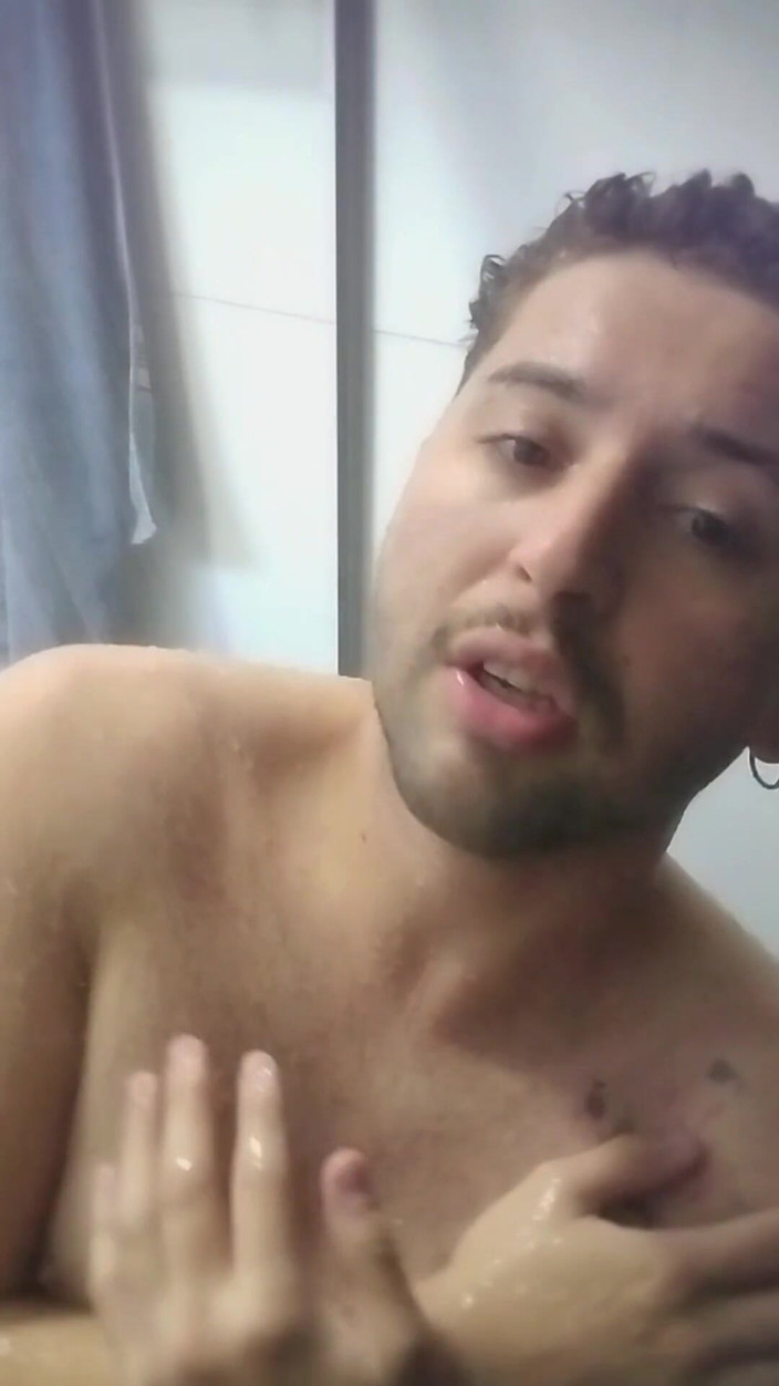 Marcosninfo: 洗澡时有很多肥皂和很多顽皮。