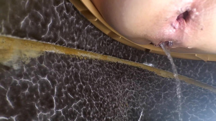 SexyFairyTale: Bébé pisse dans les toilettes
