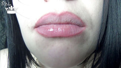 Goddess Misha Goldy: Zunge & spucke &lippen