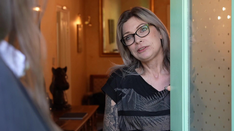 J Peters adult: Jessie biraz zaman alıyor
