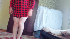 Kitty_Cross: 穿着丝质粉色长袍的女郎享受咖啡