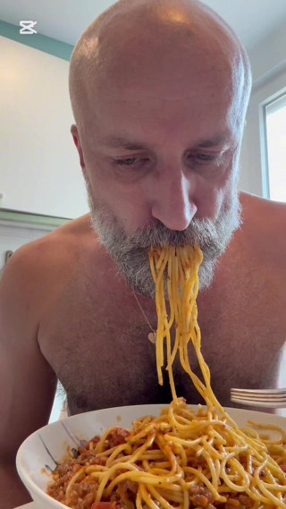 FerLuciDaddy: Macro Giganti Mangia Piccola