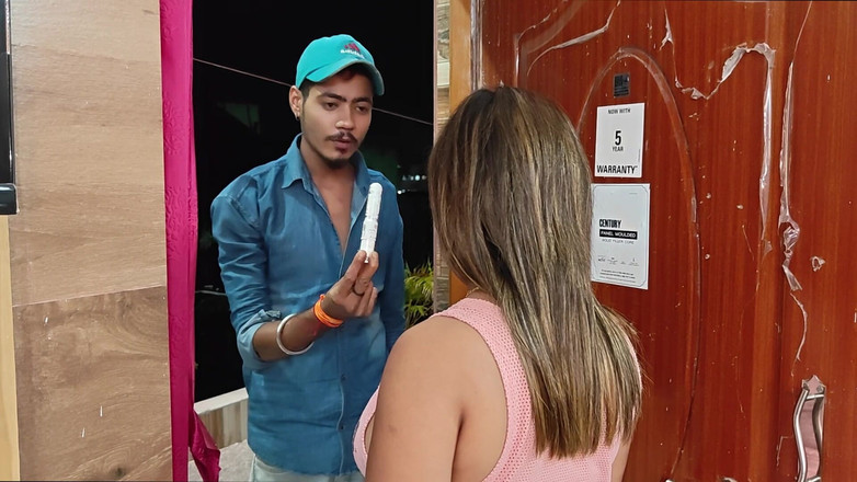 Pankaj Gupta: 大学生与销售员tina nandy发生性关系