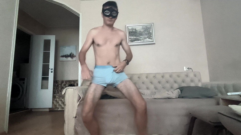 webcamboy98: Cowok bertopeng lagi asik goyangin kontol