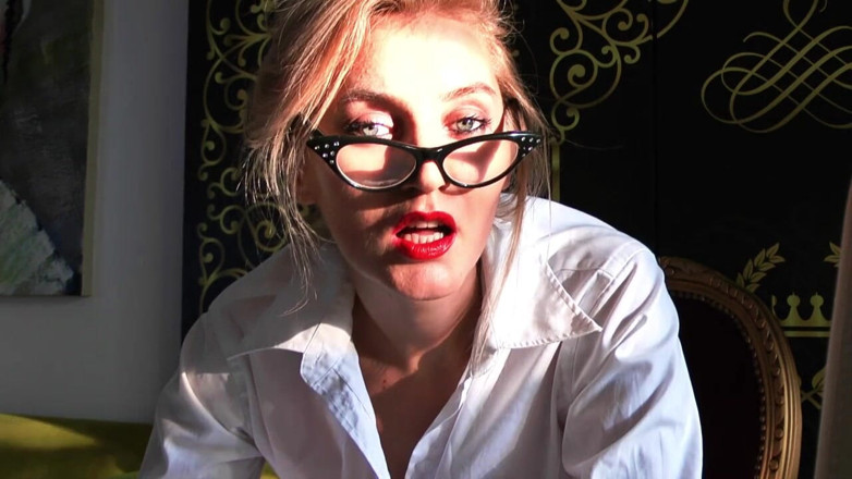 Goddess Celine: Nylon sucht-therapeutin (dirtytalk)