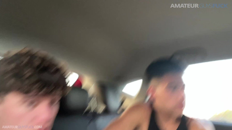 Amateur Guys Fuck: AGF:: Schau, wie ich meinen Freund im Uber sauge!