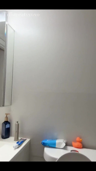 Tiffstreatsxoxo: Мочитися ззаду