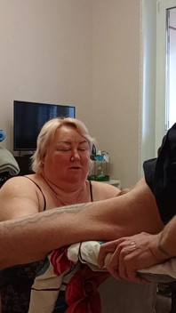 After a Blowjob, I Fill My Friend's Mouth with Cum and She Eats It