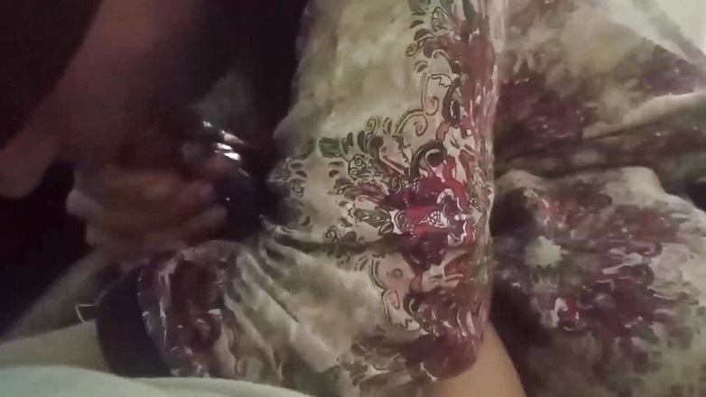 SHAKRATASNEEM: Dasi si seksi ngentot abang tiri sendirian di rumah malam...