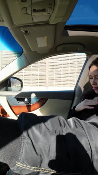 Kristina Grace spuit in mijn auto