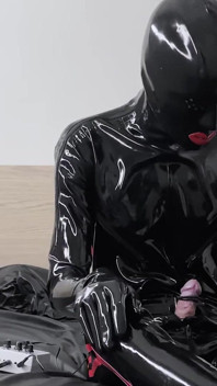 Four-masked Twink (mask 2) [moment]