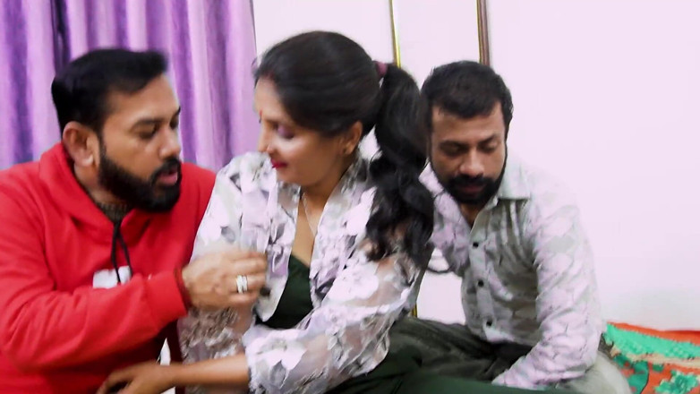 Queen star Desi: Hardcore Threesome Story of a Couple &amp; Her Elder Stepbrother