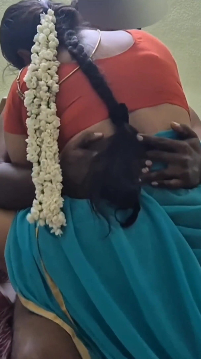Black & white desicat: นอกใจเมีย Desi หุ่นเซ็กซี่ในเสื้อสาหรีขี่ควยฉันอย่างสมบูรณ์แบบ