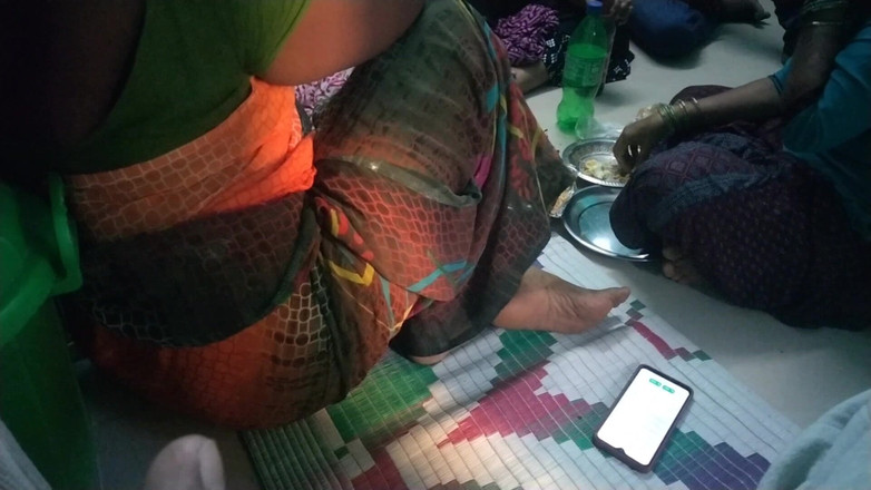 Benita sweety: Dört teyze evimde ateşli edepsizce konuşuyor