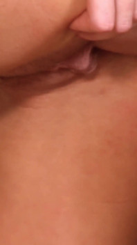 O matură sexy roșcată cărora le place sexul incitant are nevoie de penetrări profunde și rapide