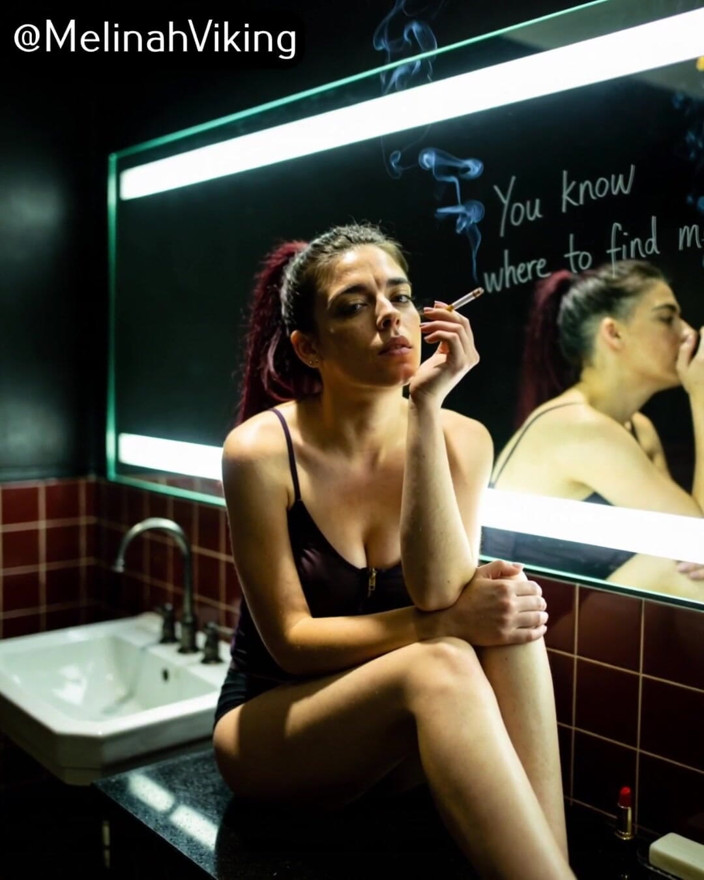 Melinah Viking: トイレでの喫煙
