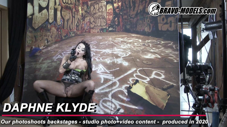 Bravo Models Media: Sahne arkası fotoğraf çekimi Daphne Klyde - yetişkin
