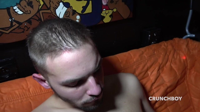 Recent bareback porn from France: Kevin anal fodido duro por garoto hetero curioso