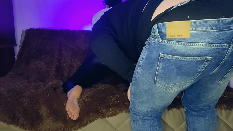 InnessaKiss: Depraved secretary seduces with sexy feet