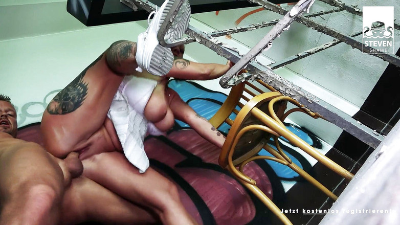 Steven Shame: Întâlnire perversă cu futai pentru matura sexy nevoiașă Adrienne!