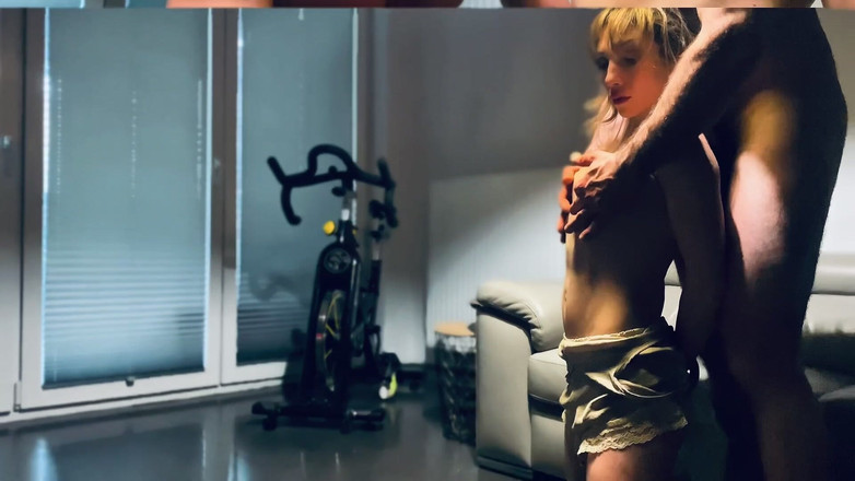 SalomeMassimo: 苗条，肌肉发达。热喉。